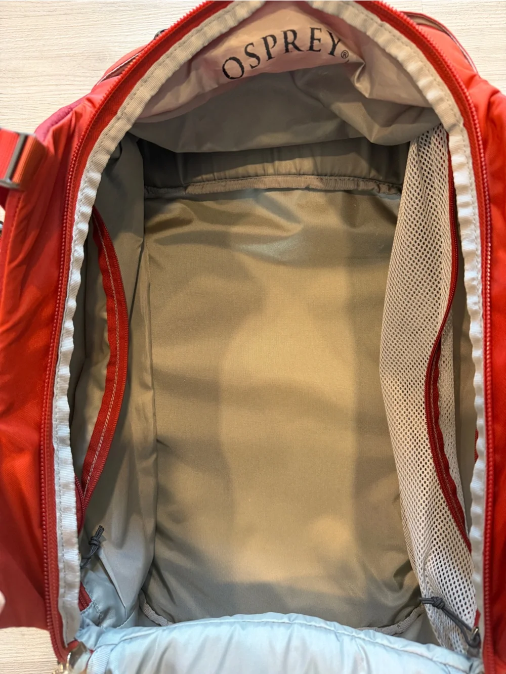 OSPREY durable red